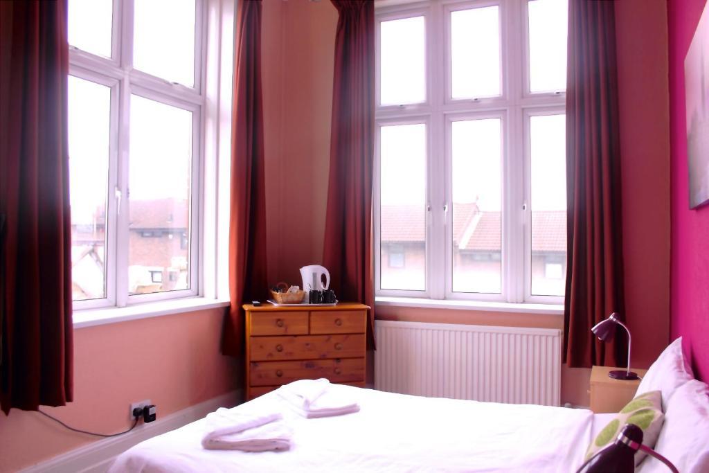 The Antigallican Hotel Greenwich Buitenkant foto