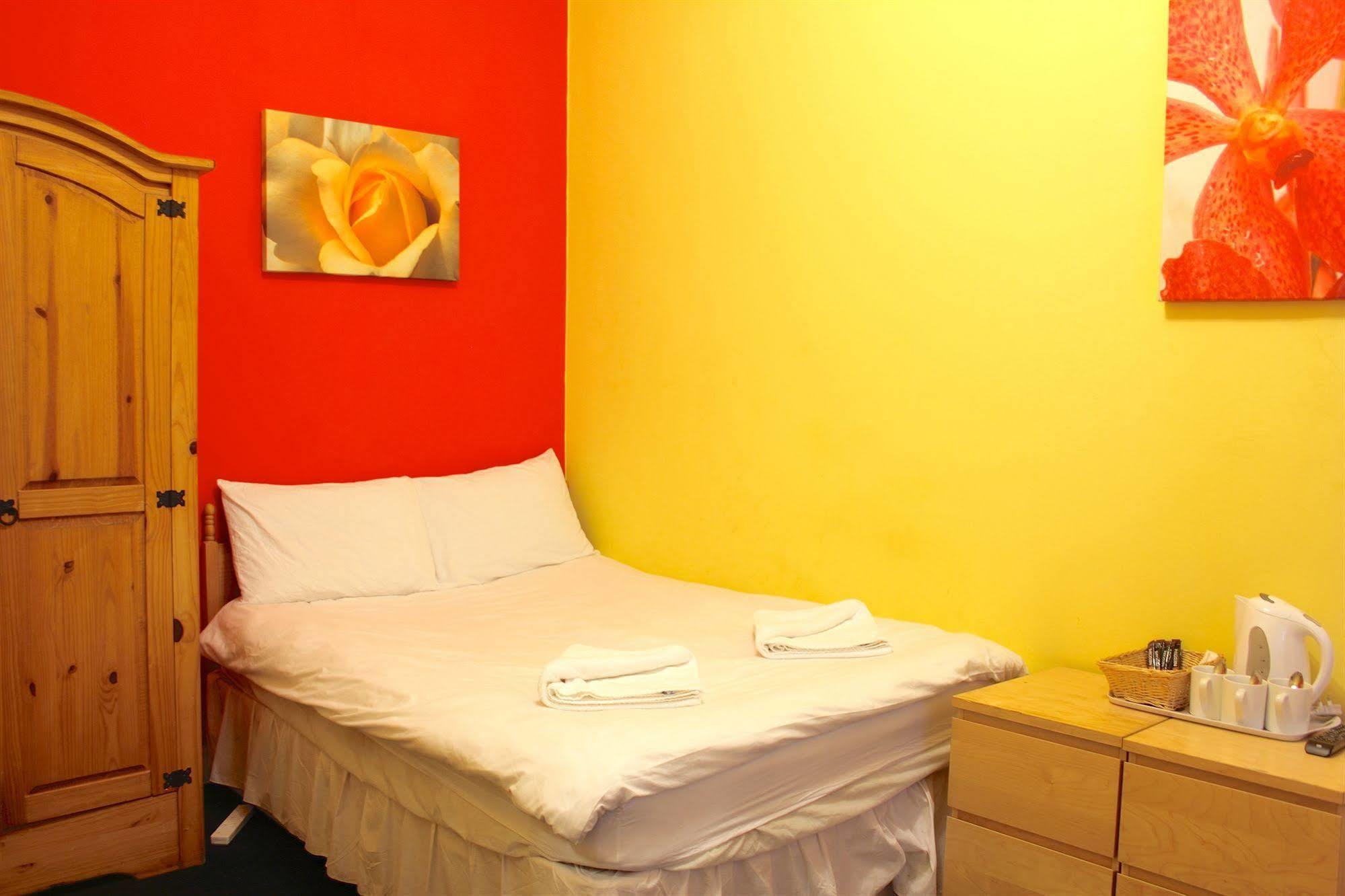 The Antigallican Hotel Greenwich Buitenkant foto