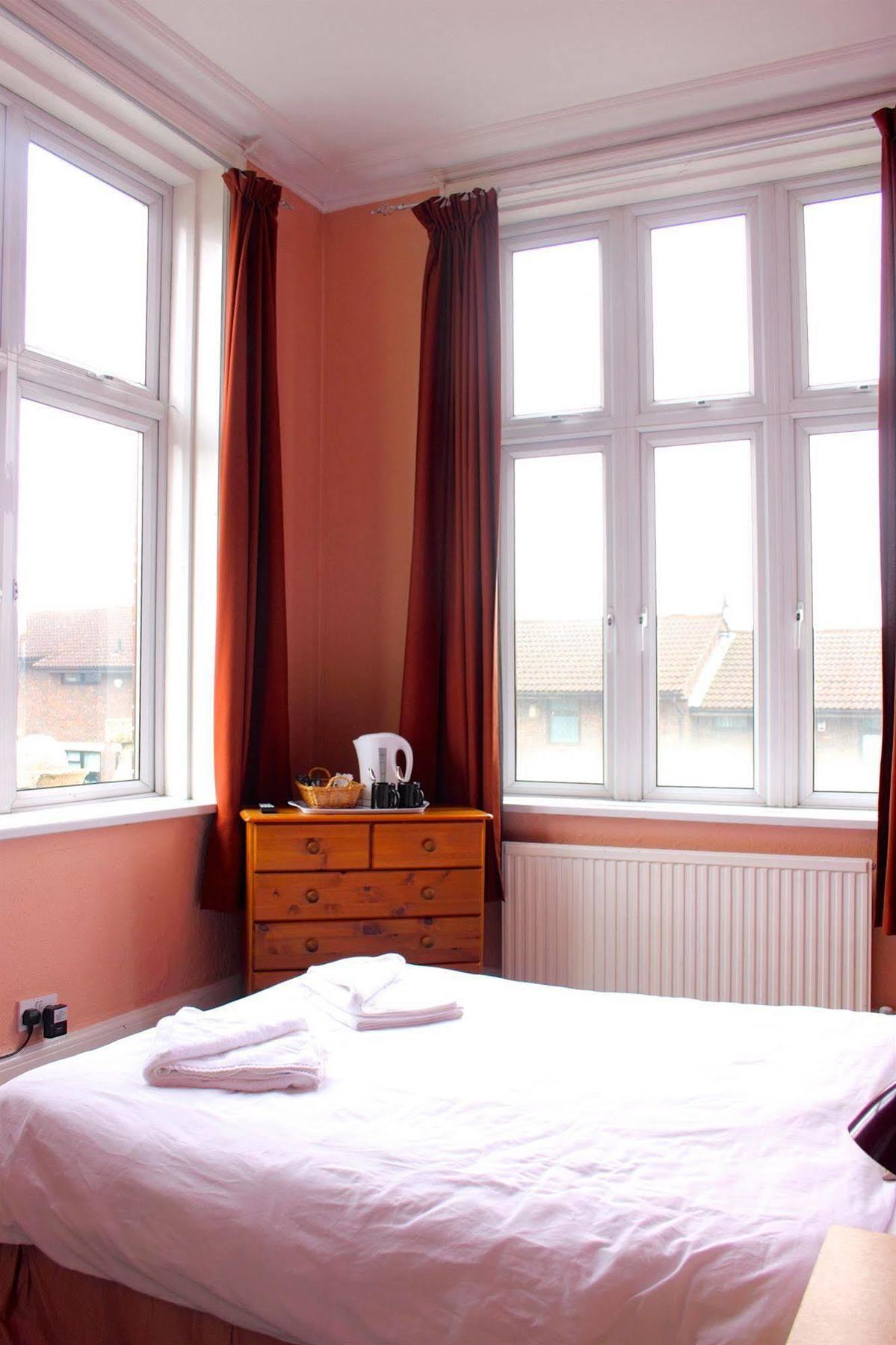The Antigallican Hotel Greenwich Buitenkant foto